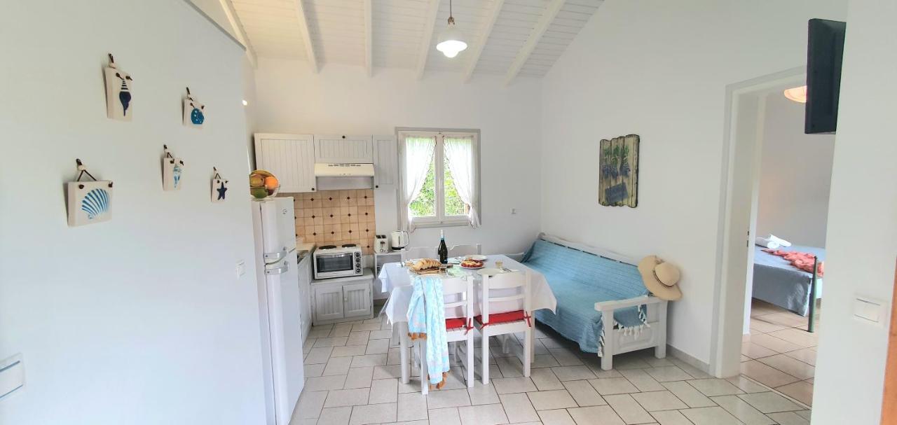 Aphrodite Studios & Apt With Pool Lákka Eksteriør billede