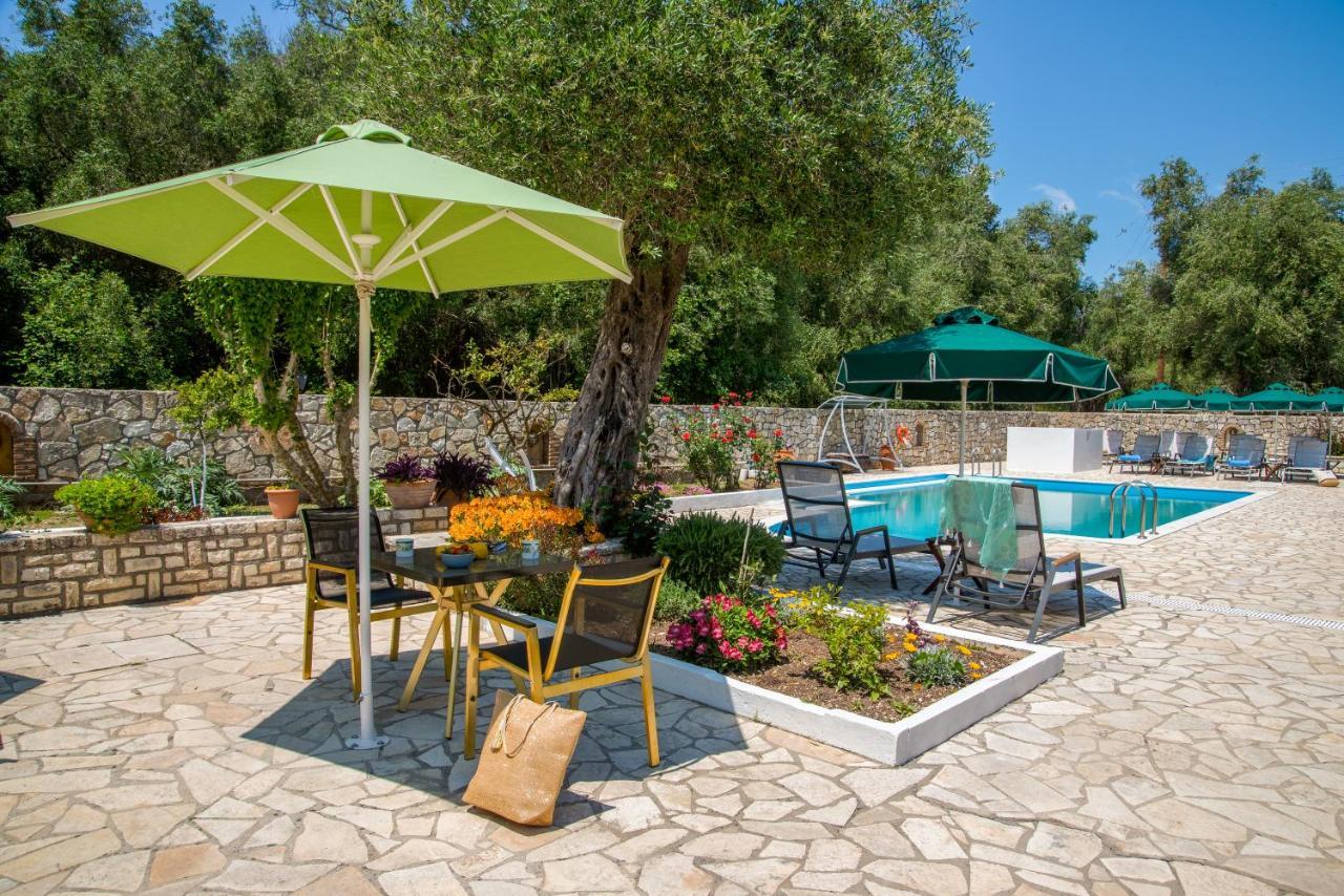 Aphrodite Studios & Apt With Pool Lákka Eksteriør billede