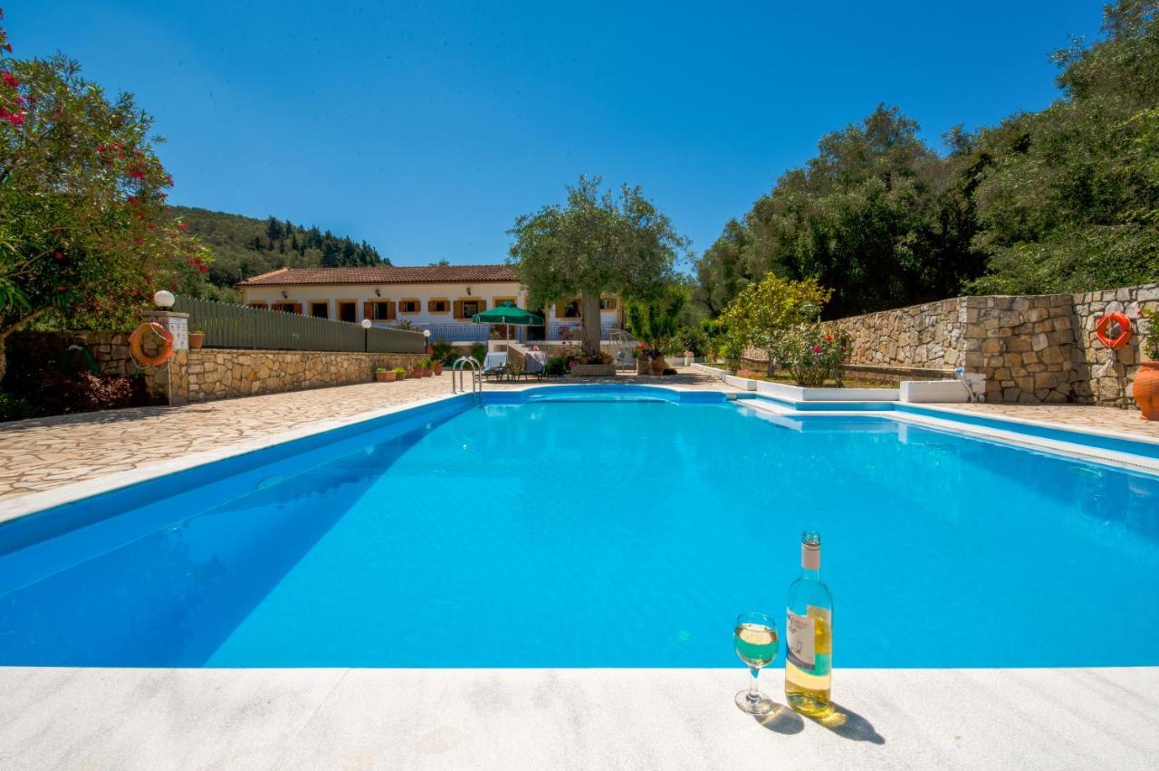 Aphrodite Studios & Apt With Pool Lákka Eksteriør billede